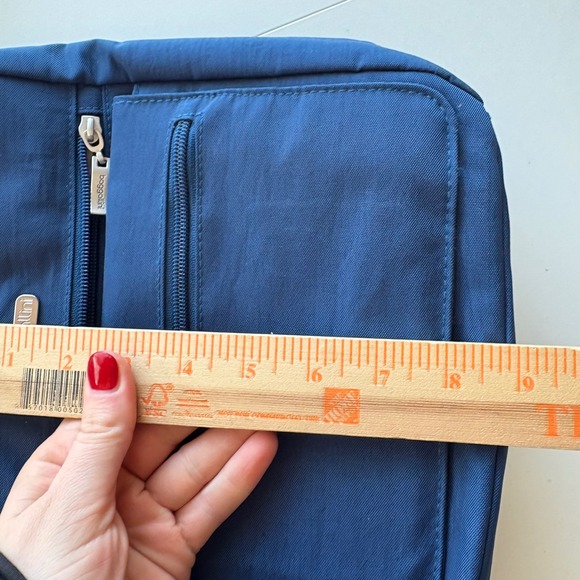 Baggallini Navy Blue Nylon Crossbody Bag With Multiple Pockets - Picture 6 of 7